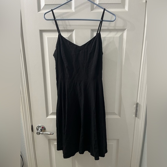 Old Navy size Large- Black Dreas - Picture 1 of 3